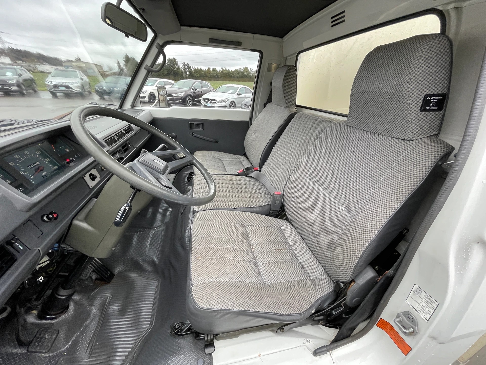 MITSUBISHI L 300 2.5D-image-8