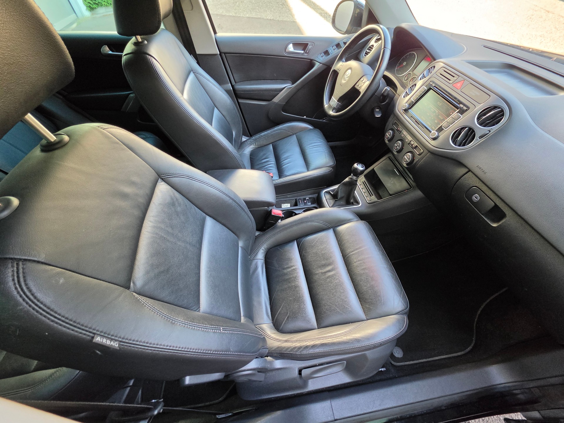 VW Tiguan 2.0 TDI Sport&Style-image-11