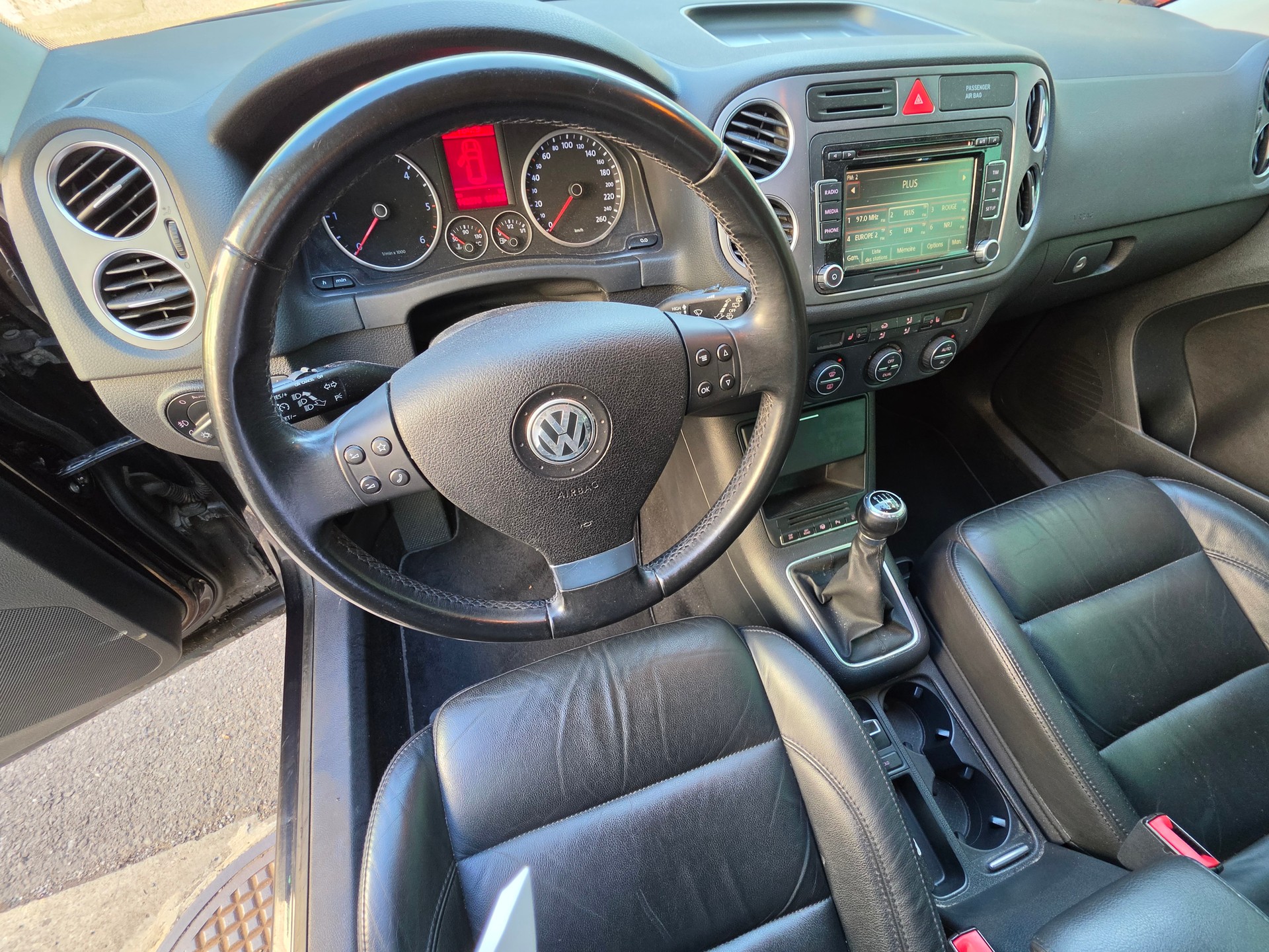 VW Tiguan 2.0 TDI Sport&Style-image-9