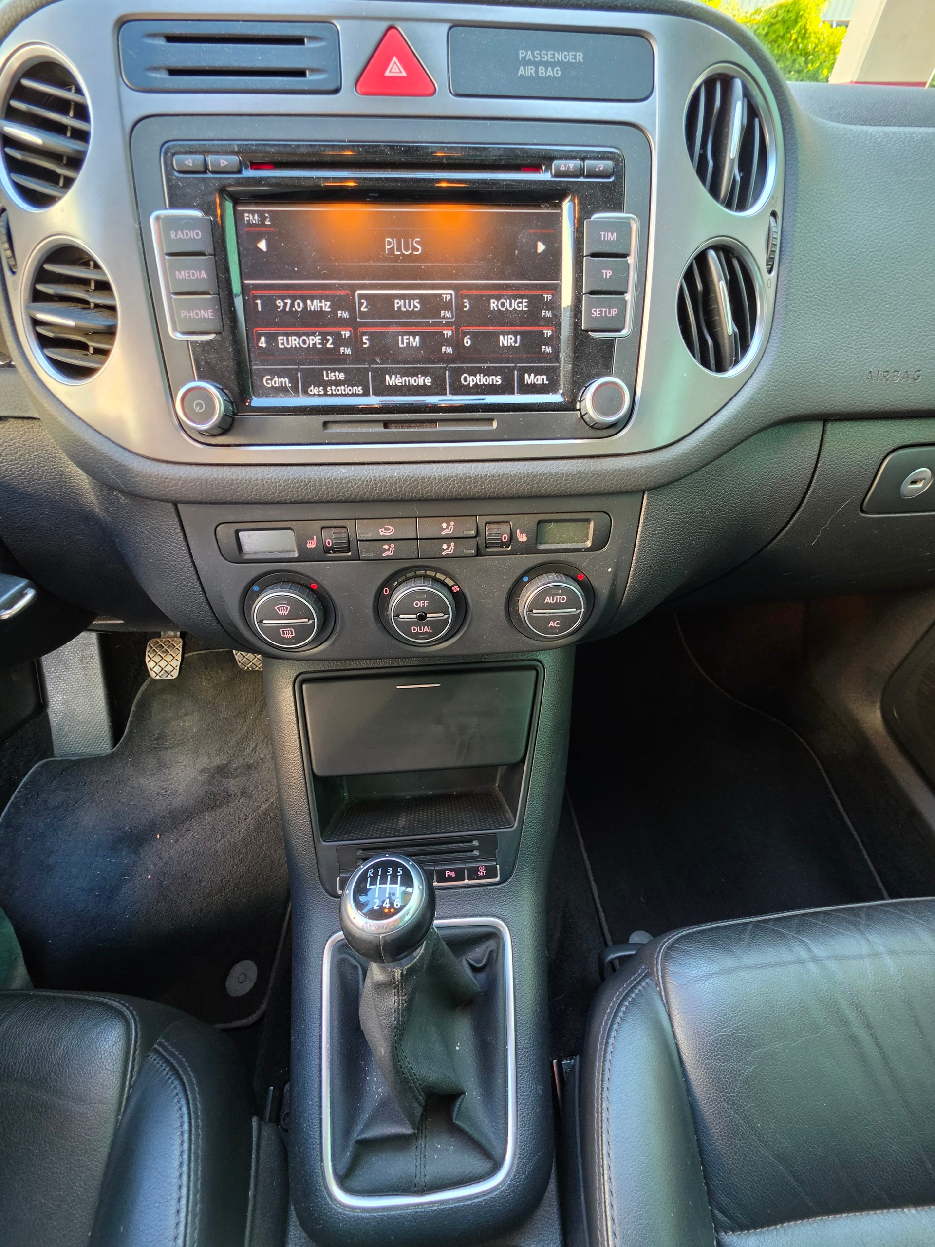 VW Tiguan 2.0 TDI Sport&Style-image-8