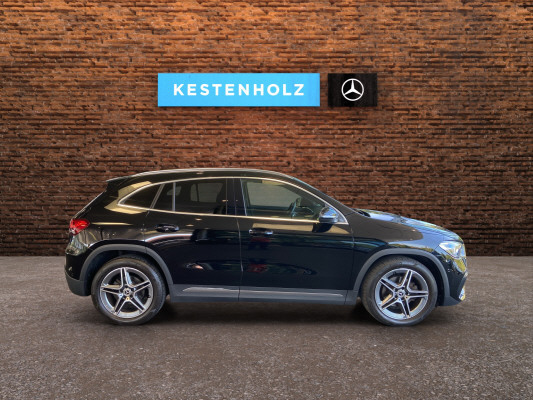MERCEDES-BENZ GLA 200d AMG Line-image-2
