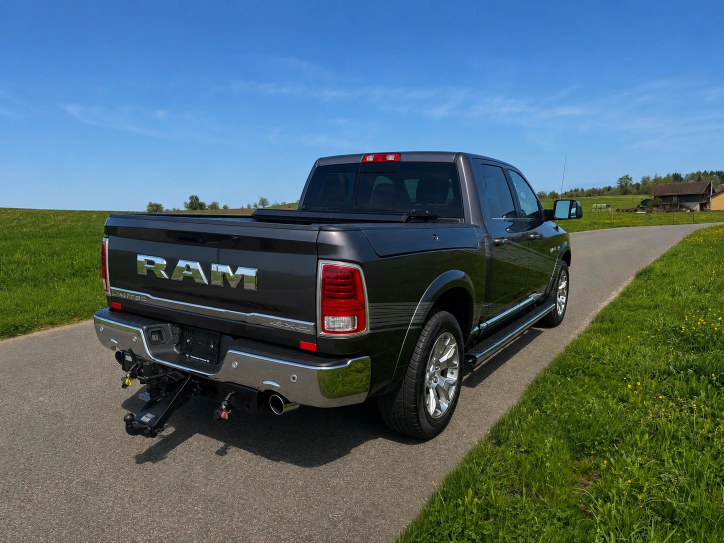 DODGE 1500 CrewCab Limited **10`500 KG Anhängelast**-image-4