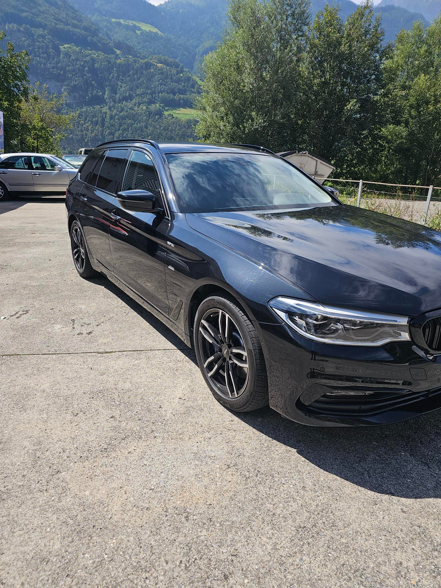 BMW 530d xDrive Touring Sport Line Steptronic-image-1