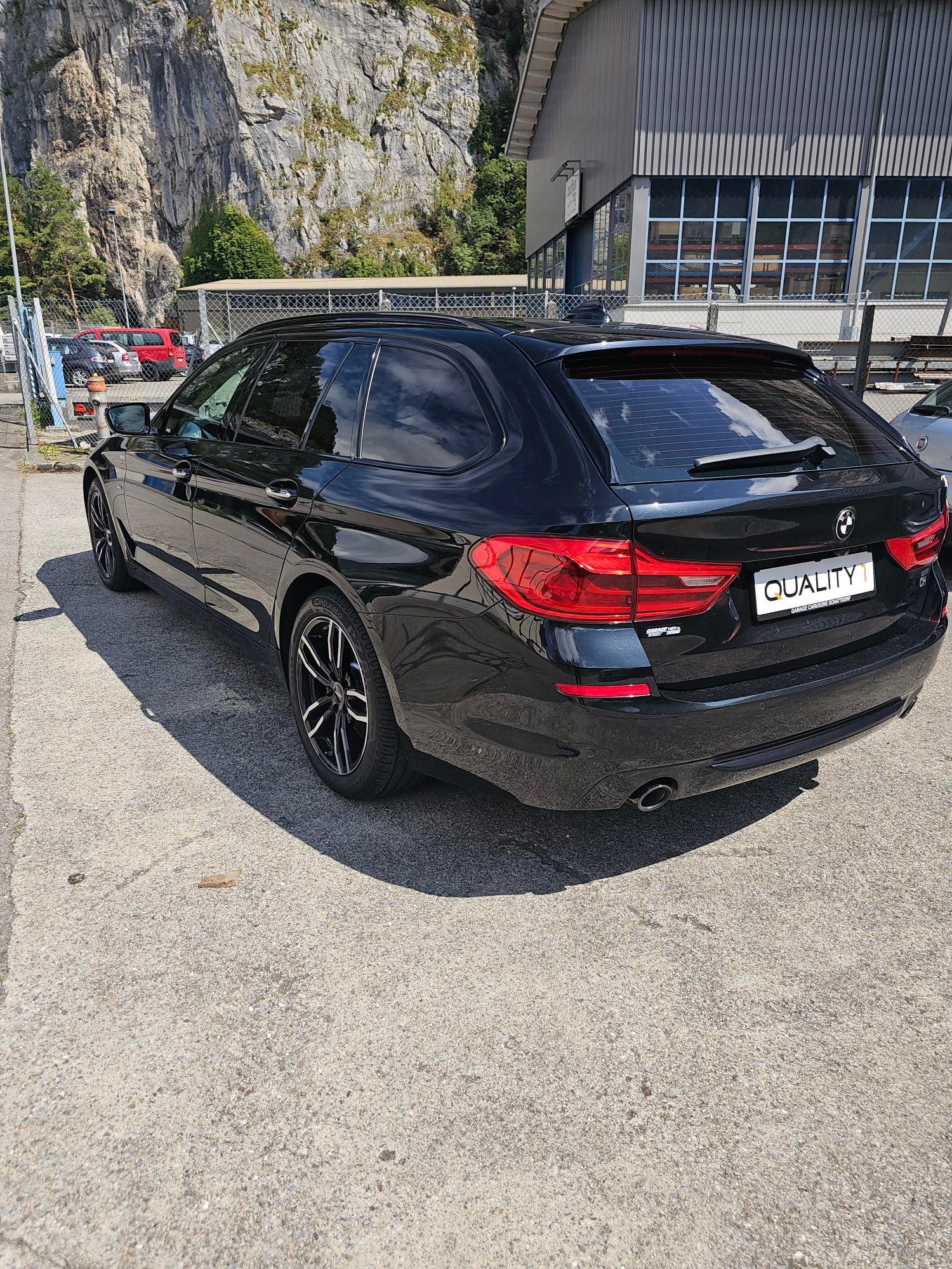 BMW 530d xDrive Touring Sport Line Steptronic-image-4