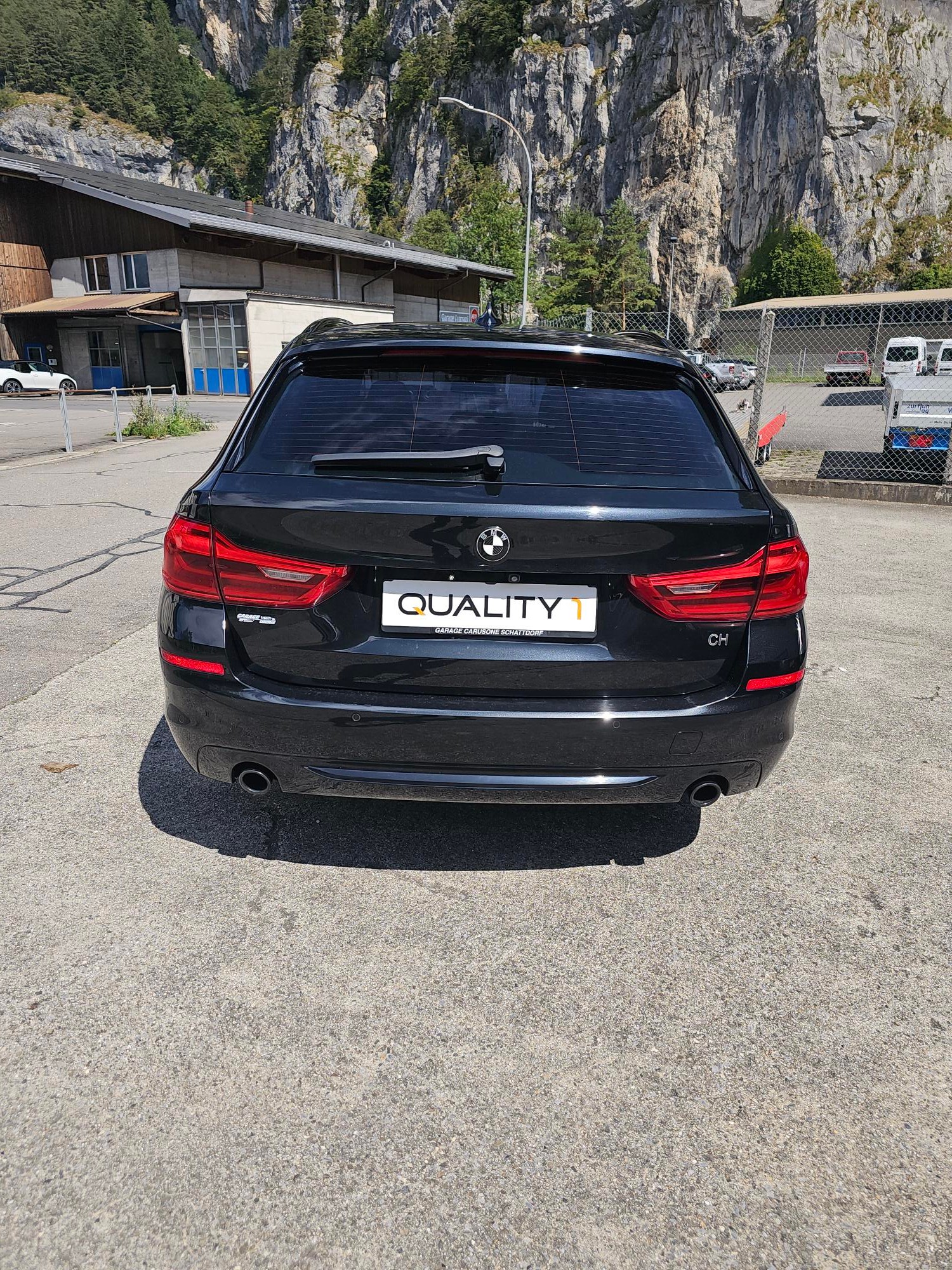 BMW 530d xDrive Touring Sport Line Steptronic-image-3