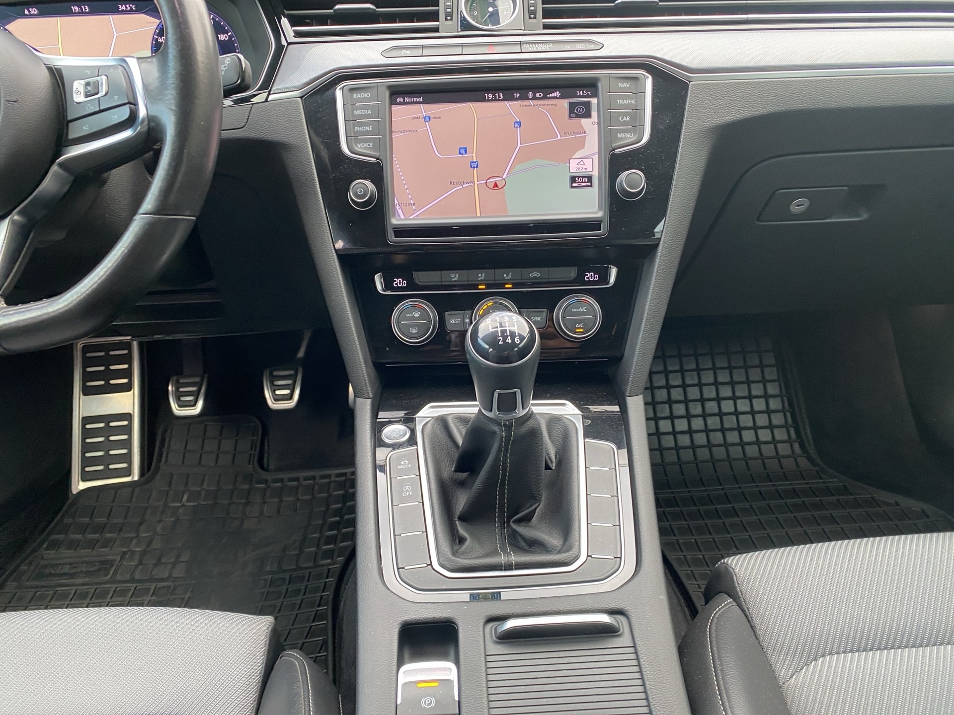 VW Passat Variant 1.4 TSI ACT BMT R-Line-image-13