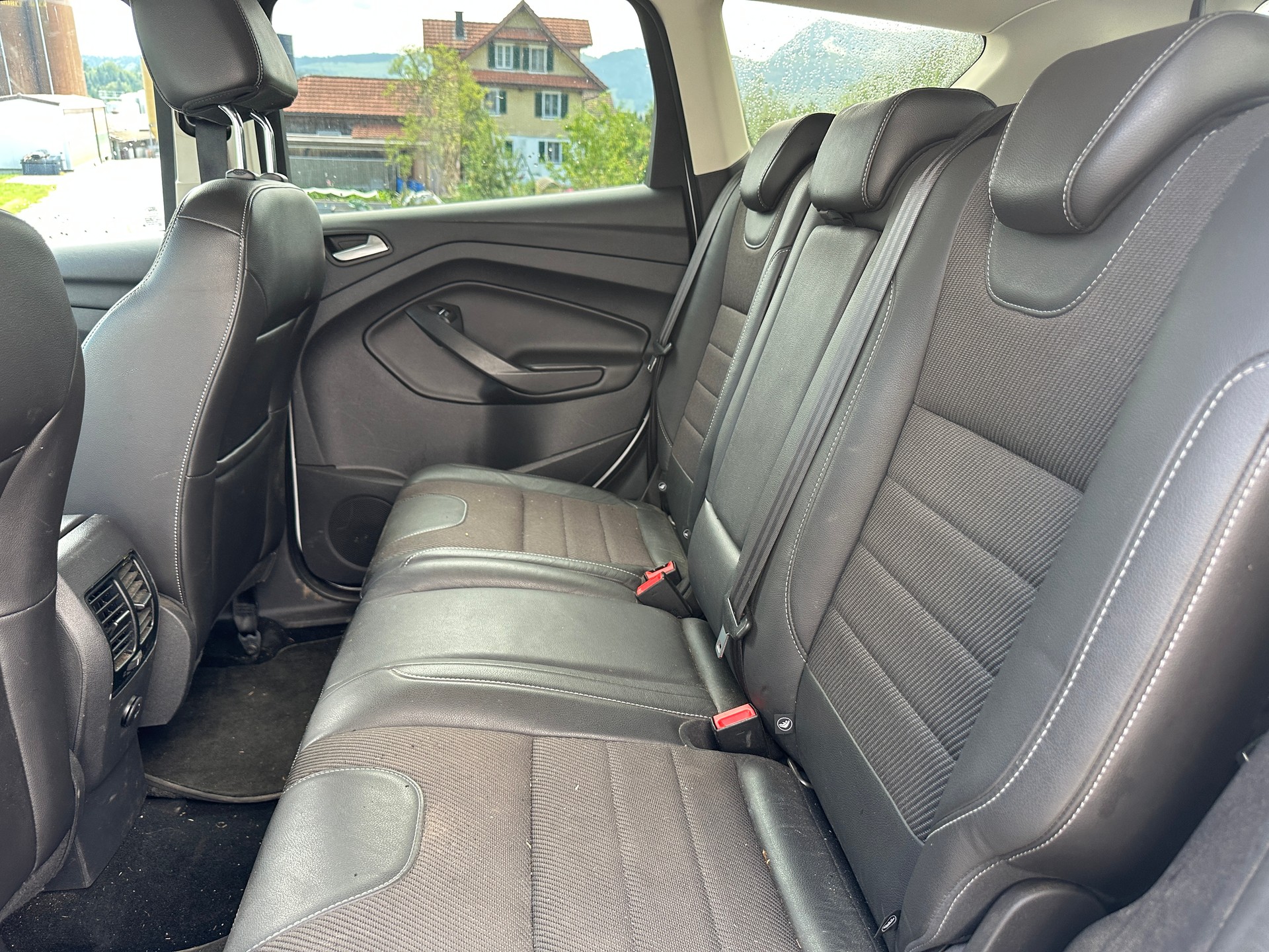 FORD Kuga 2.0 TDCi Titanium 4WD PowerShift-image-4