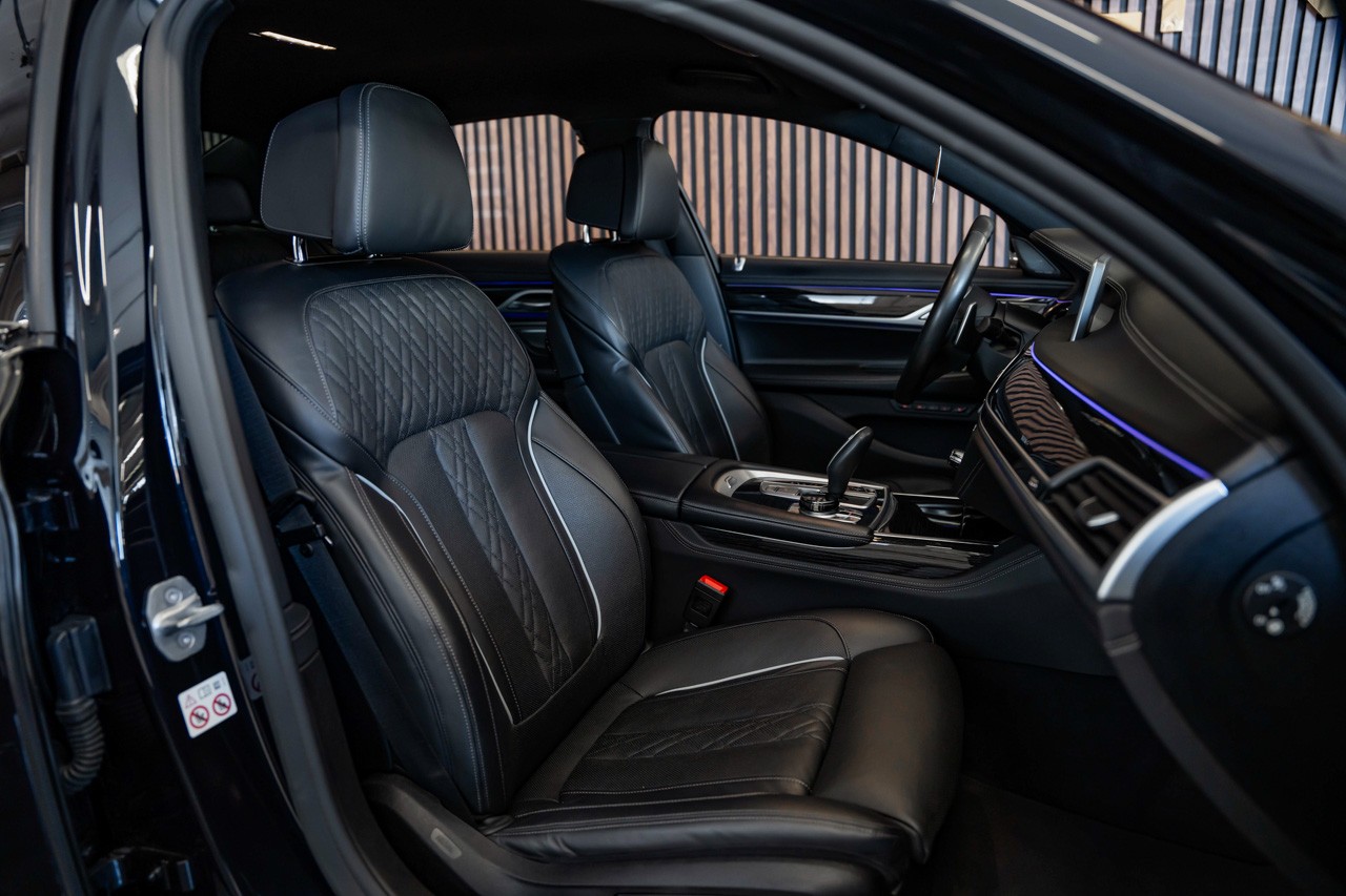 BMW 740d xDrive Steptronic M Sportpaket-image-16