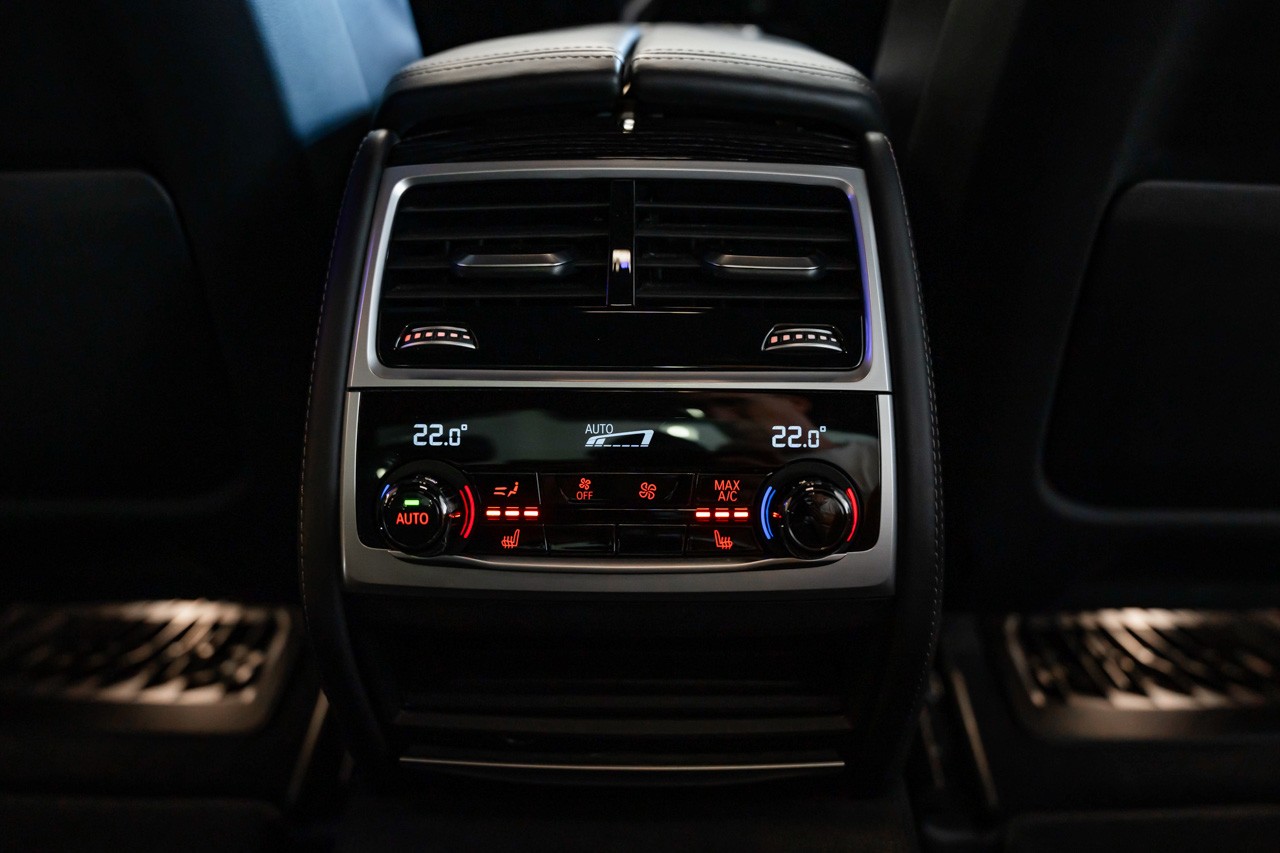 BMW 740d xDrive Steptronic M Sportpaket-image-31