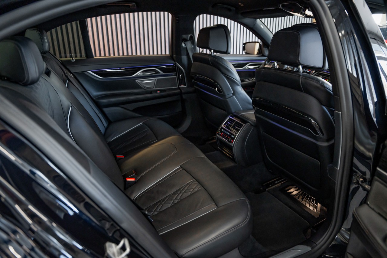 BMW 740d xDrive Steptronic M Sportpaket-image-18