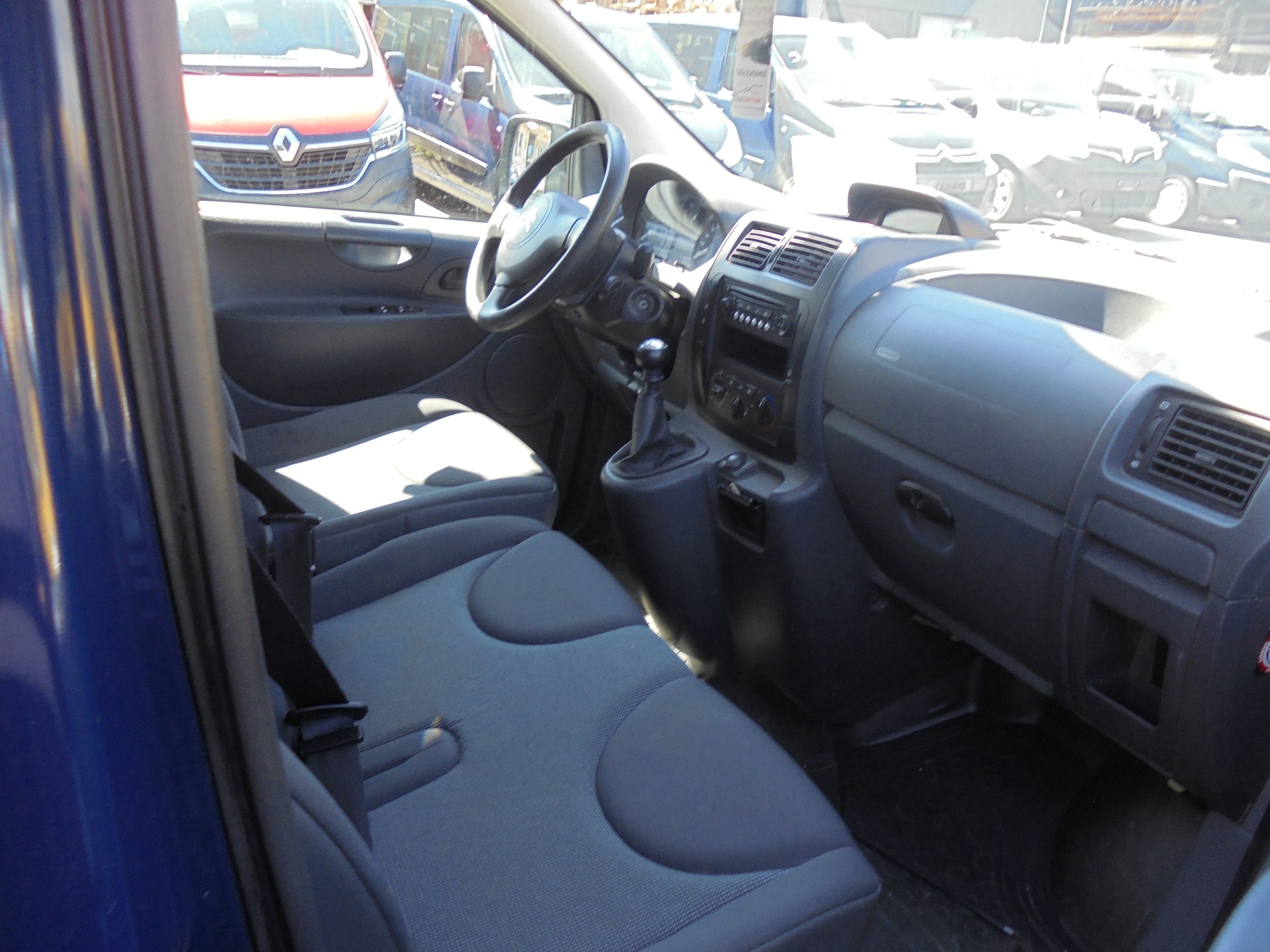 CITROEN Jumpy 2.0 HDi L2H1 Attraction-image-8