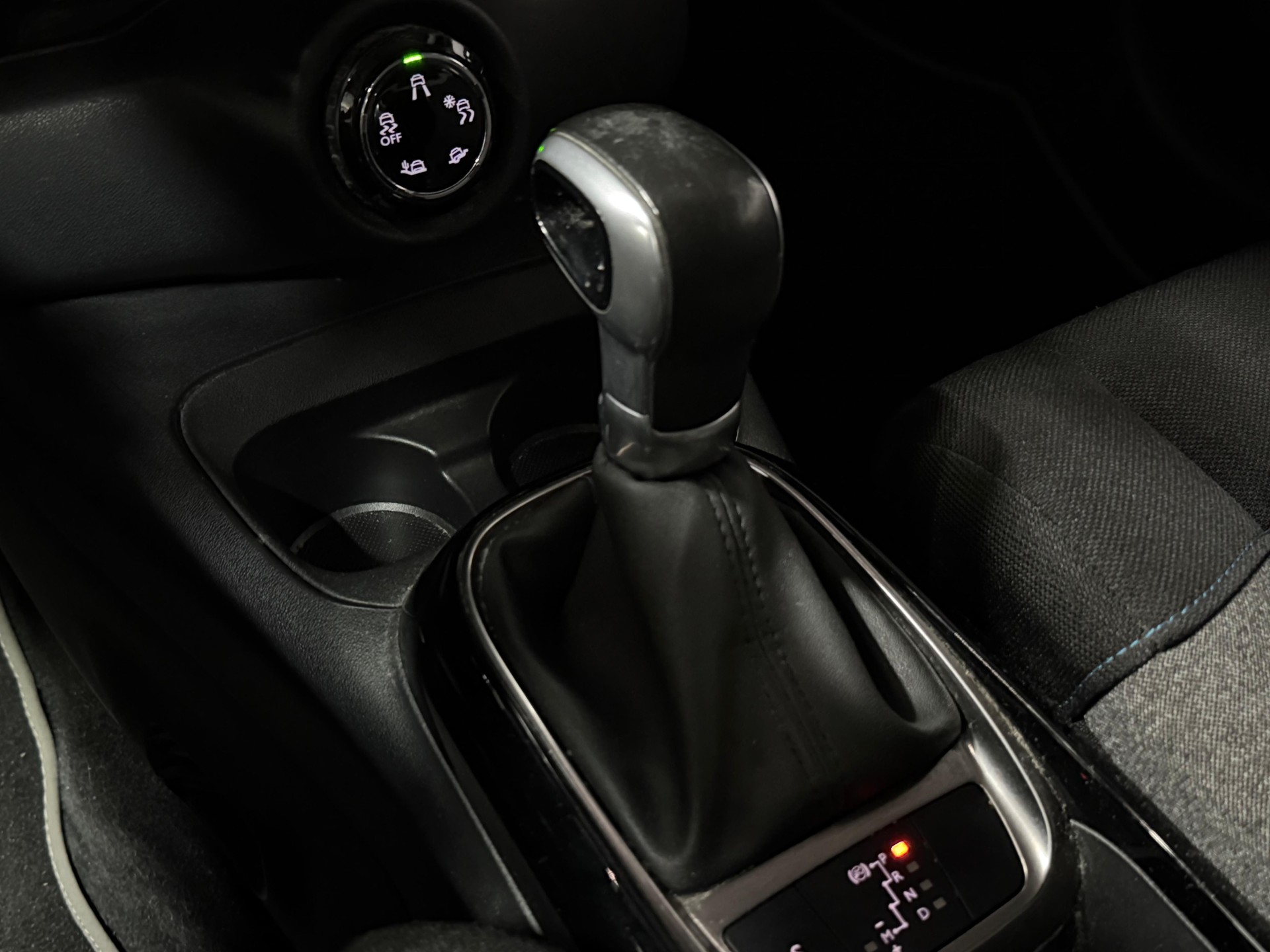 CITROEN C4 Cactus 1.2 PureT Origins EAT6-image-10