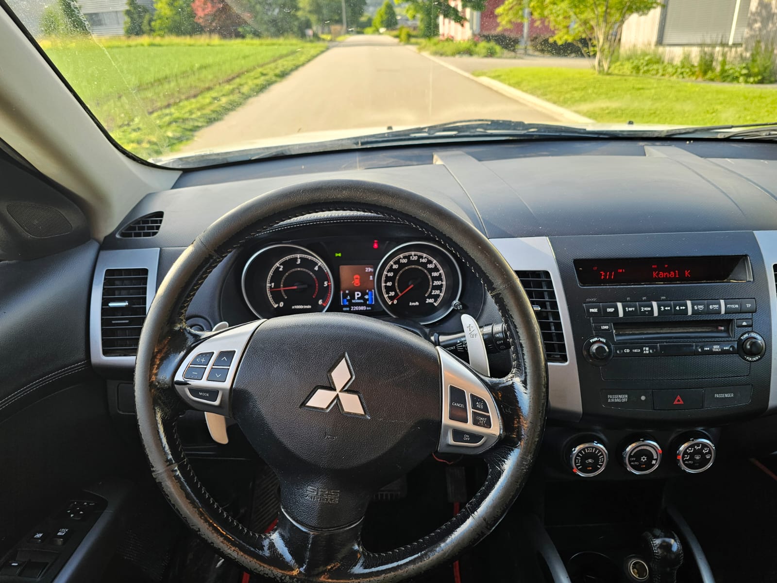 MITSUBISHI Outlander 2.2 DID Intense 4WD TC-SST-image-13