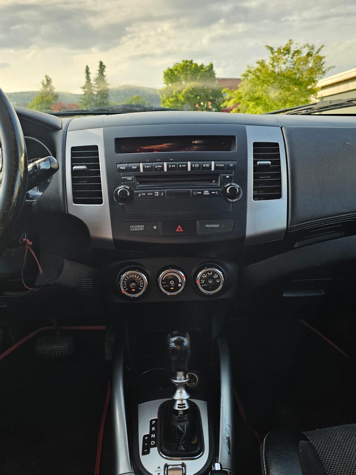 MITSUBISHI Outlander 2.2 DID Intense 4WD TC-SST-image-14