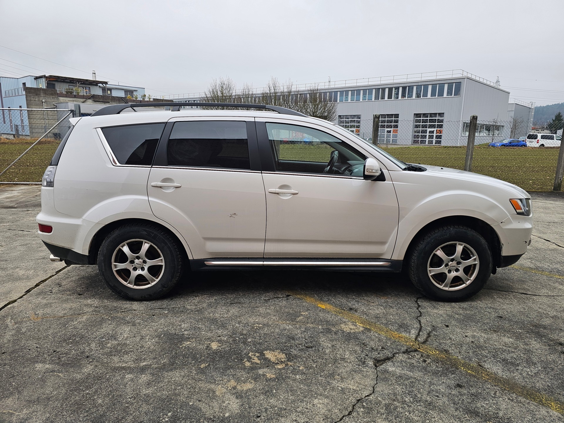 MITSUBISHI Outlander 2.2 DID Intense 4WD TC-SST-image-5