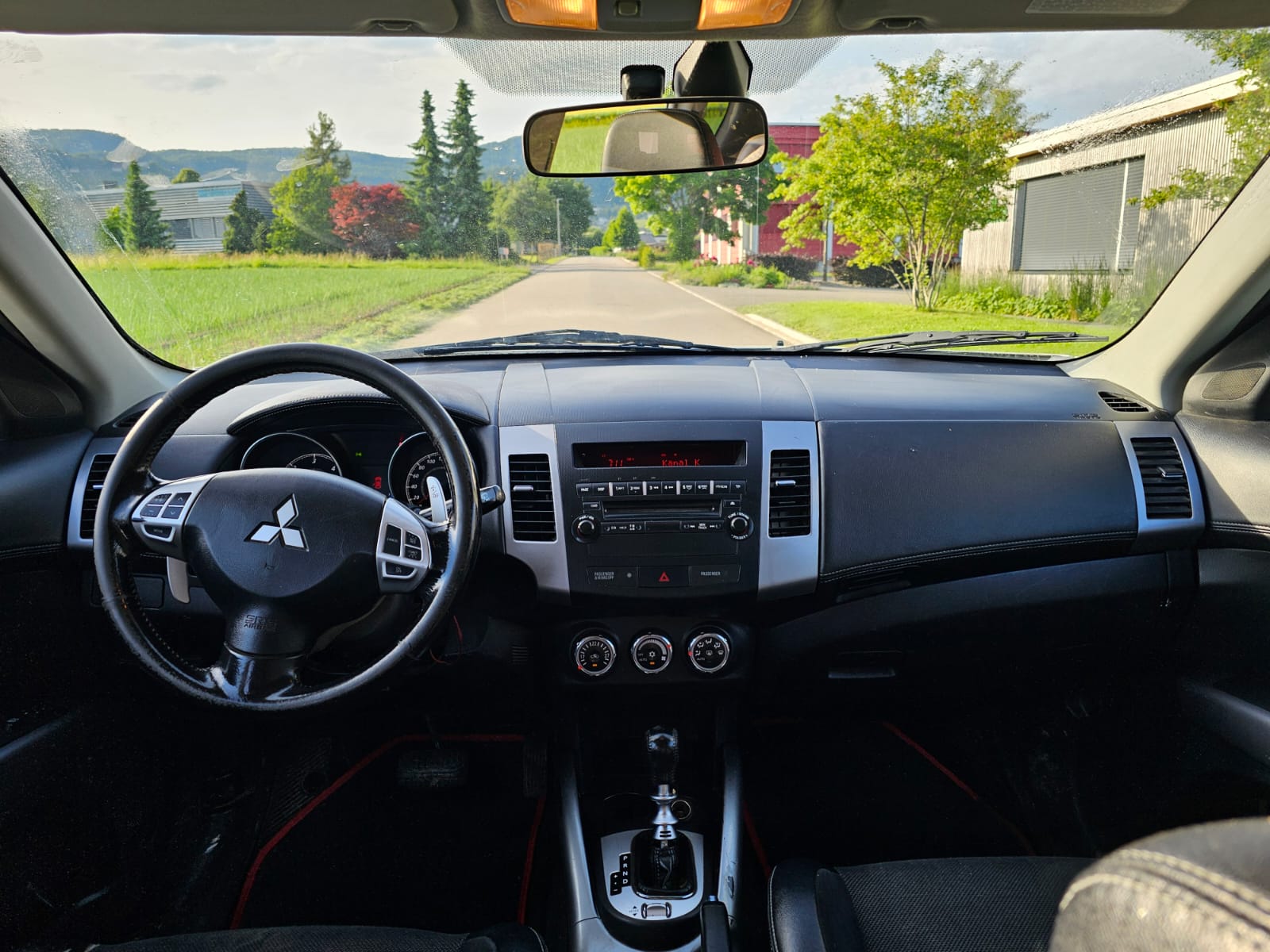 MITSUBISHI Outlander 2.2 DID Intense 4WD TC-SST-image-8