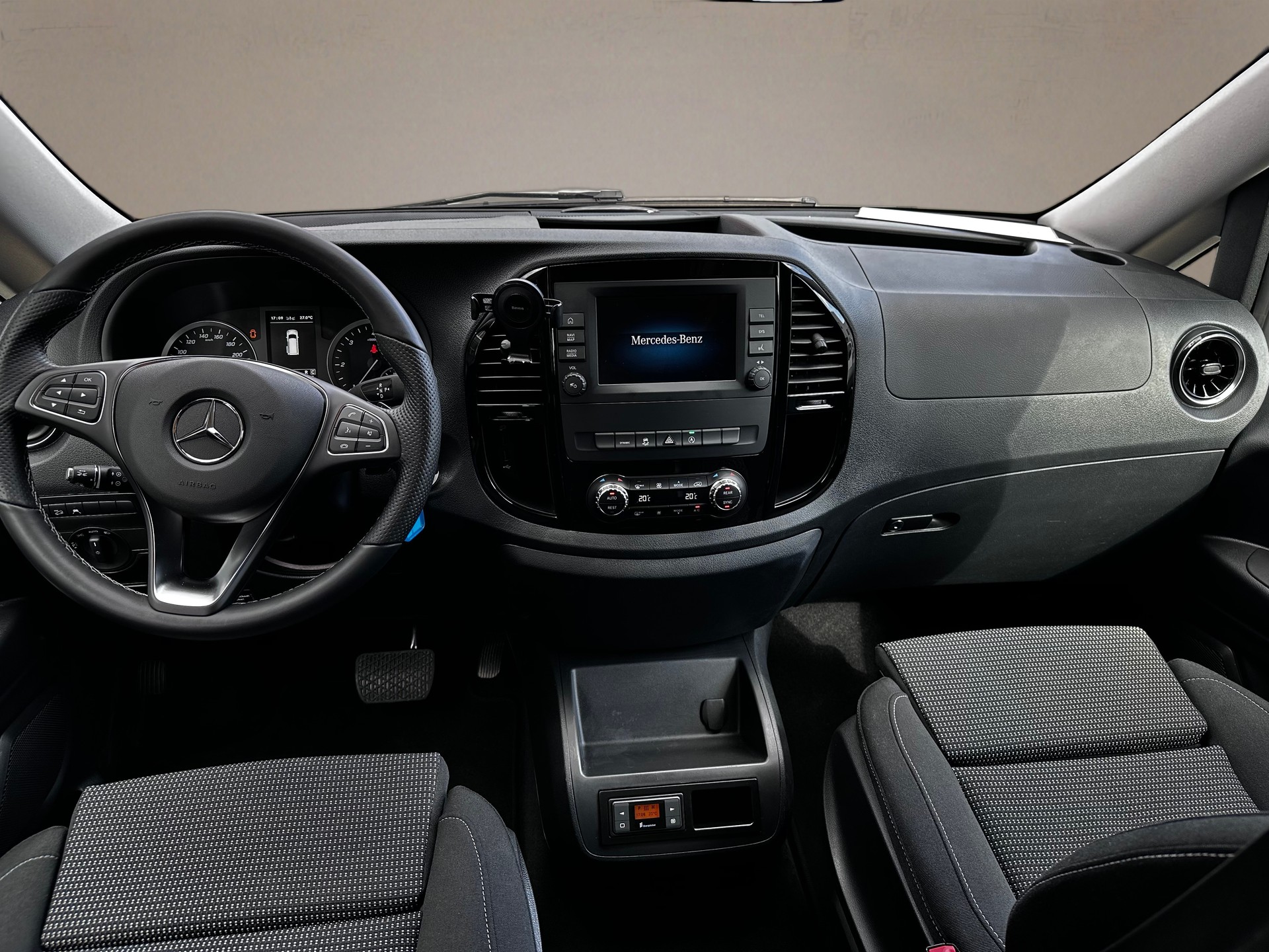 MERCEDES-BENZ Marco Polo Activity 4Matic-image-8
