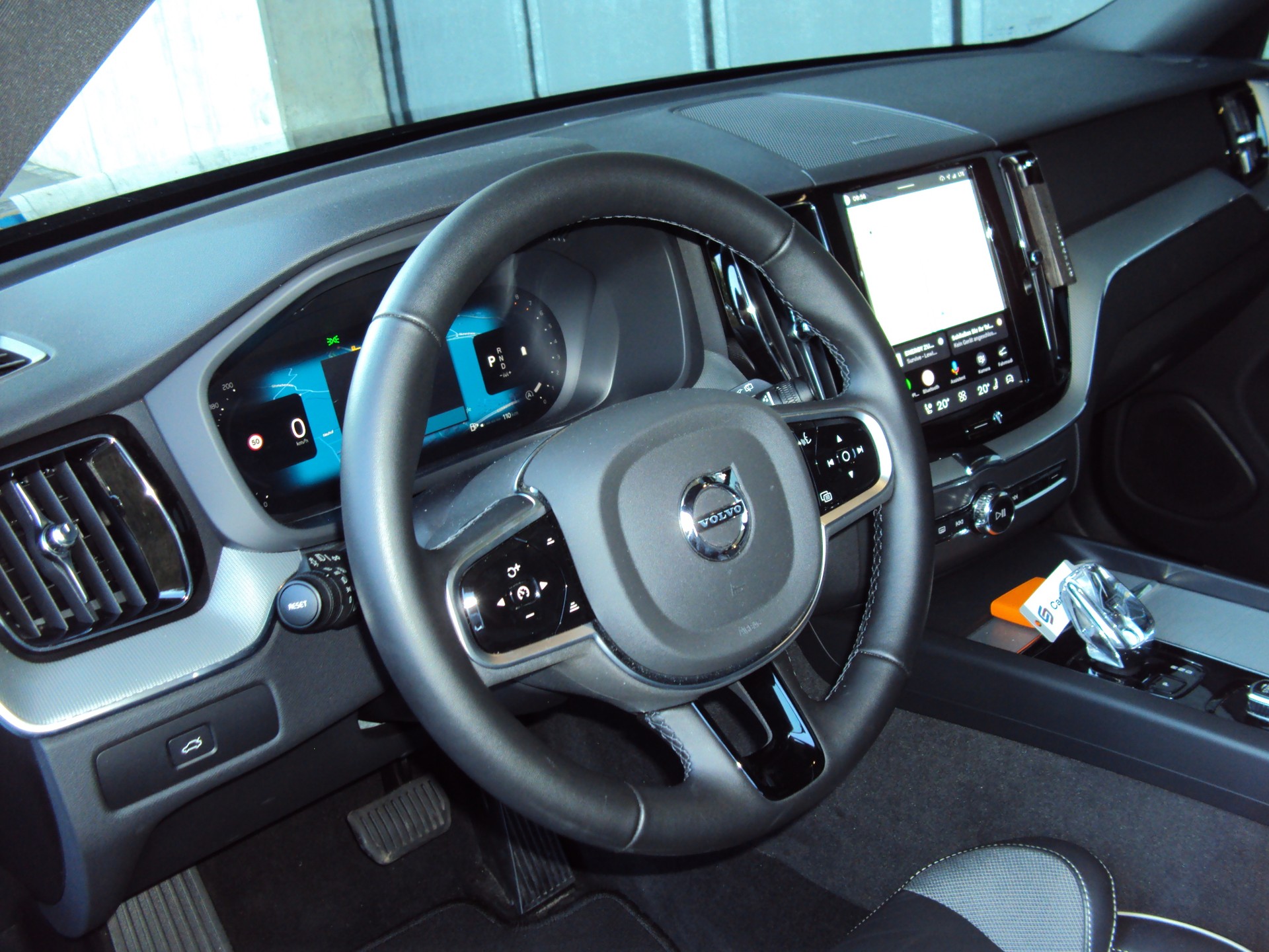 VOLVO XC60 B5 Benzin Mild Hybrid AWDPLUS Black Edition Geartronic-image-9