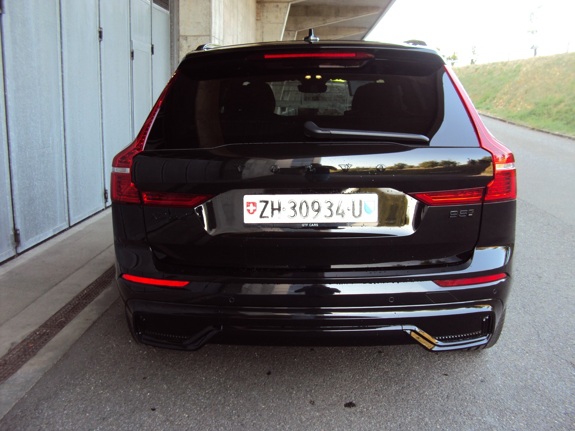 VOLVO XC60 B5 Benzin Mild Hybrid AWDPLUS Black Edition Geartronic-image-5