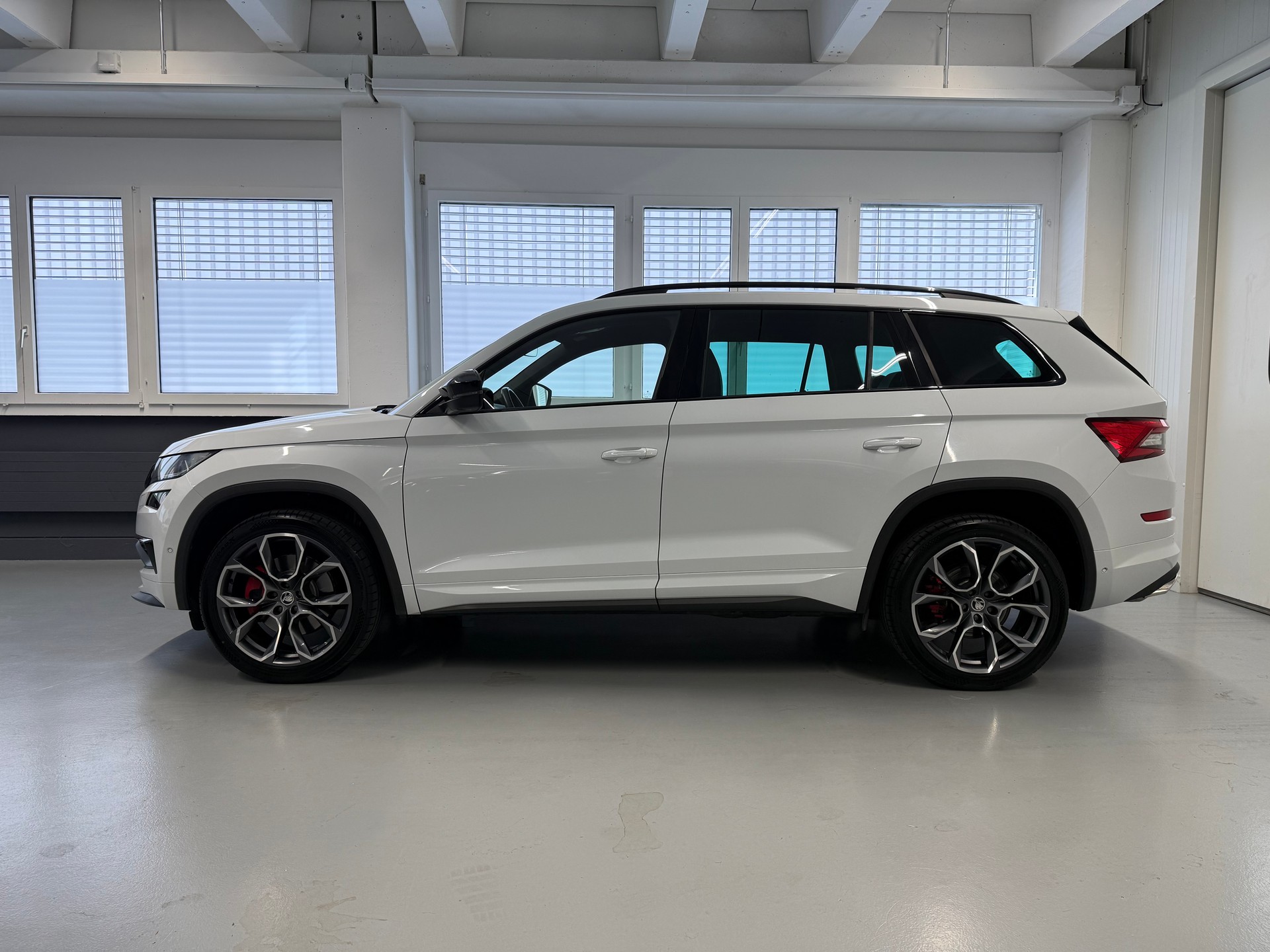 SKODA Kodiaq 2.0 Bi-TDI SCR RS 4x4 DSG-image-2