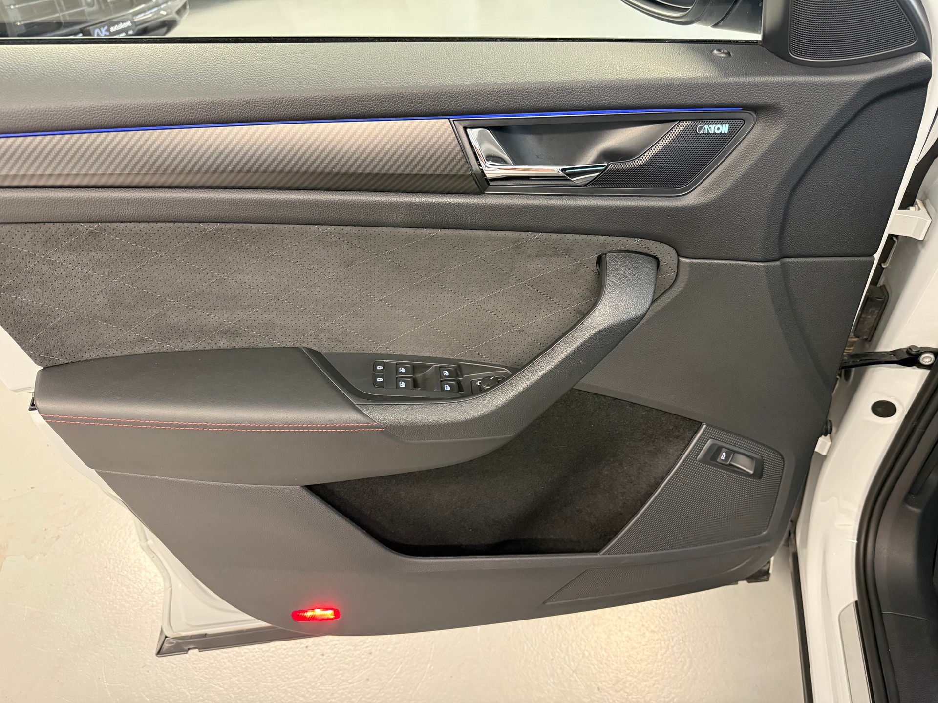 SKODA Kodiaq 2.0 Bi-TDI SCR RS 4x4 DSG-image-12