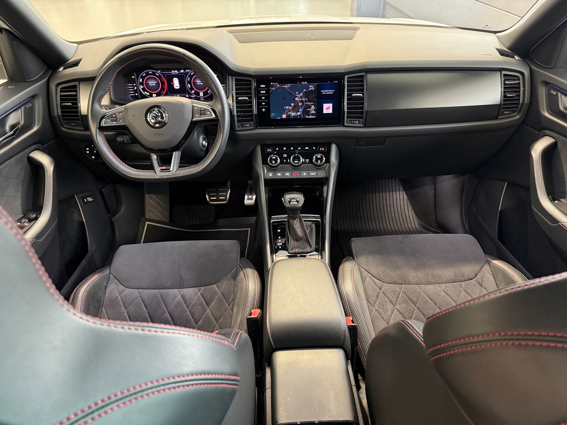 SKODA Kodiaq 2.0 Bi-TDI SCR RS 4x4 DSG-image-17