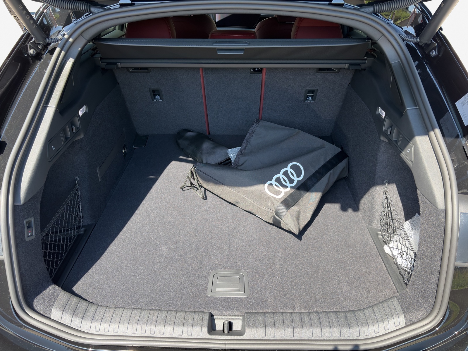 AUDI S6 Avant e-tron quattro-image-12