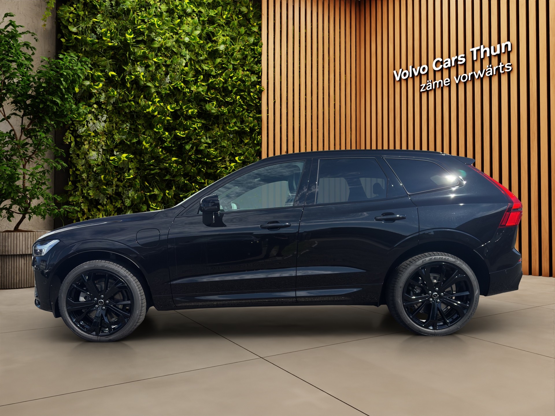 VOLVO XC60 2.0 T8 TE Black Edition eAWD-showroom-element-2