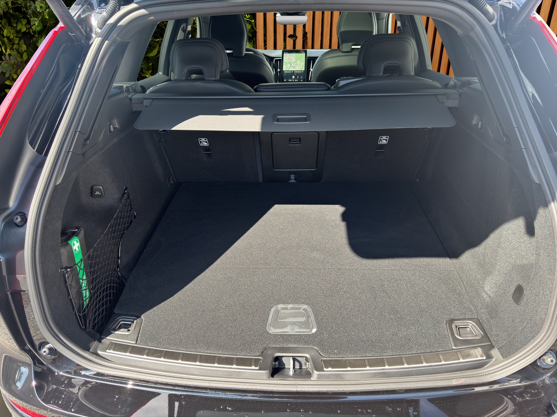 VOLVO XC60 2.0 T8 TE Black Edition eAWD-image-15