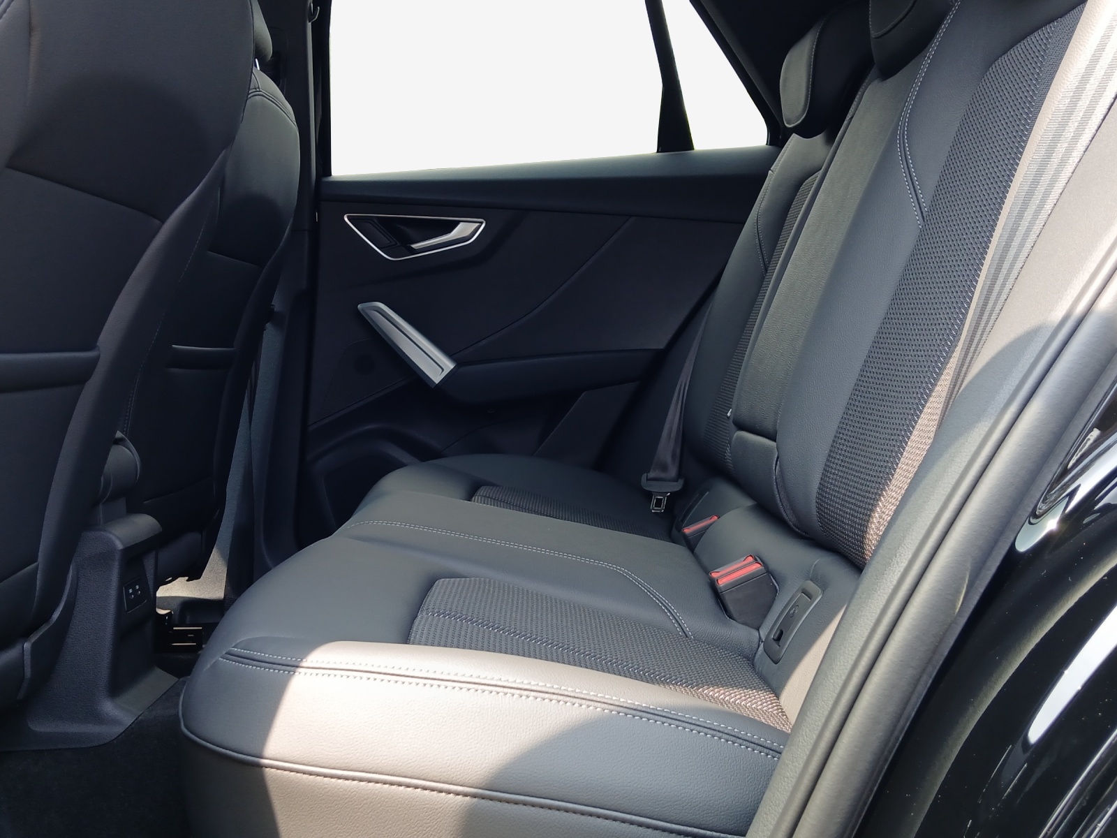 AUDI Q2 35 TFSI S-tronic-image-11