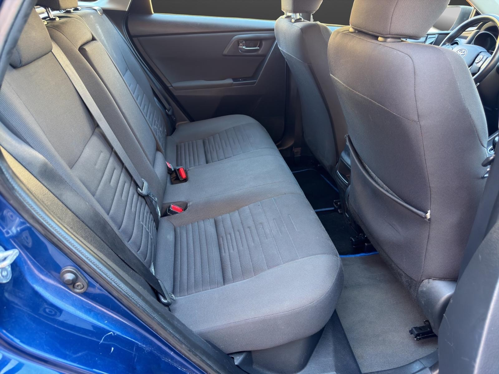 TOYOTA Auris Touring Sports 1.8 HSD Luna e-CVT-image-9