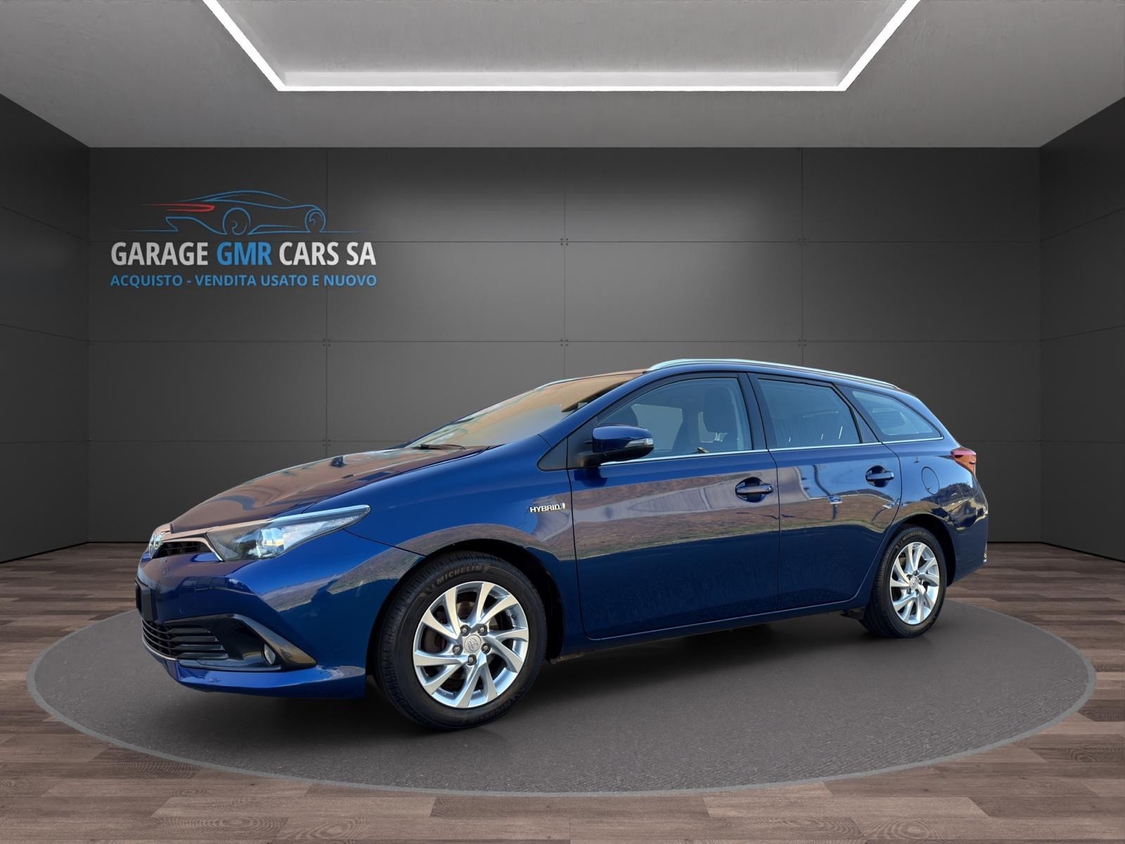 TOYOTA Auris Touring Sports 1.8 HSD Luna e-CVT-image-2