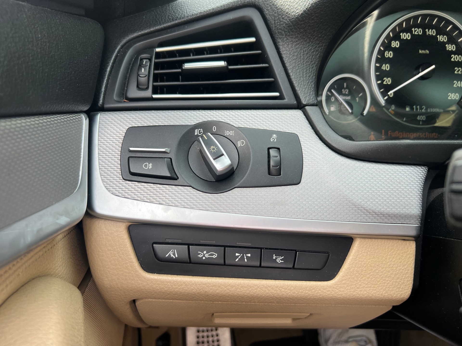 BMW M550d xDrive Steptronic-image-13
