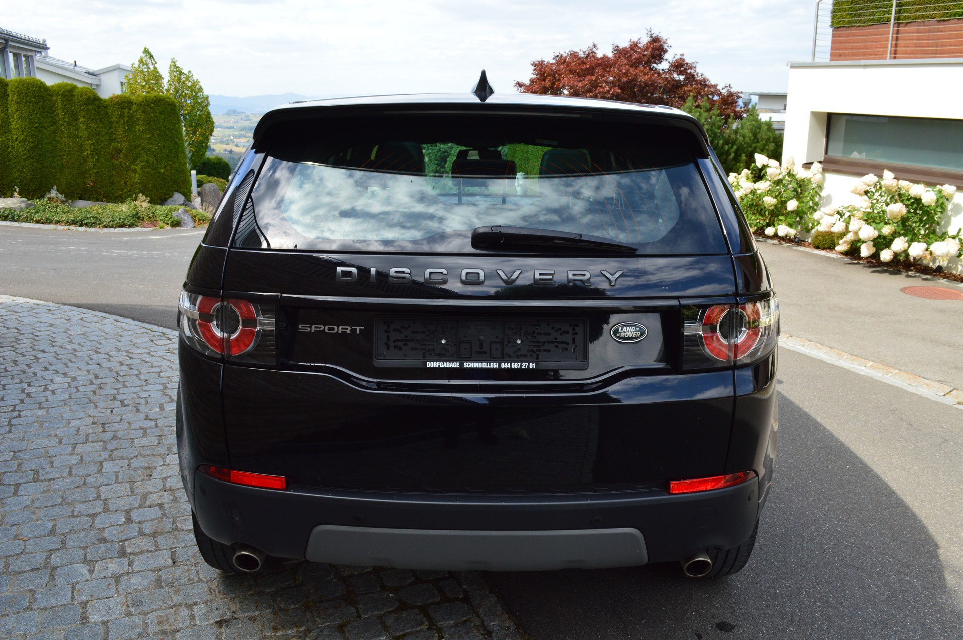 LAND ROVER Discovery Sport 2.0 TD4 HSE-image-4