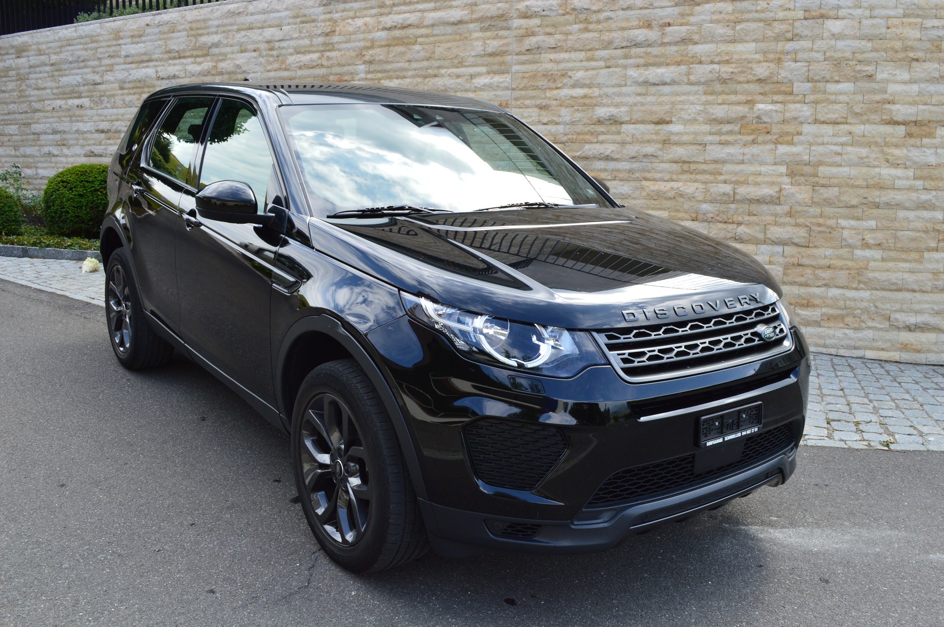 LAND ROVER Discovery Sport 2.0 TD4 HSE-image-1