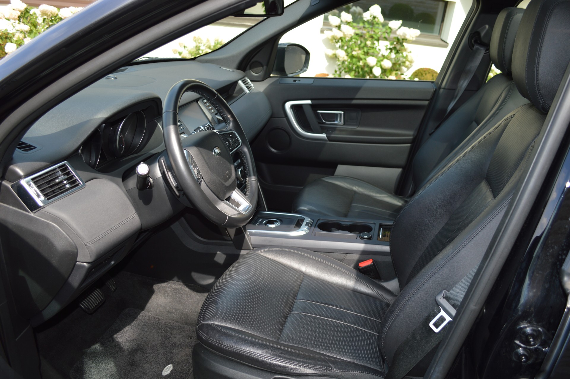 LAND ROVER Discovery Sport 2.0 TD4 HSE-image-6