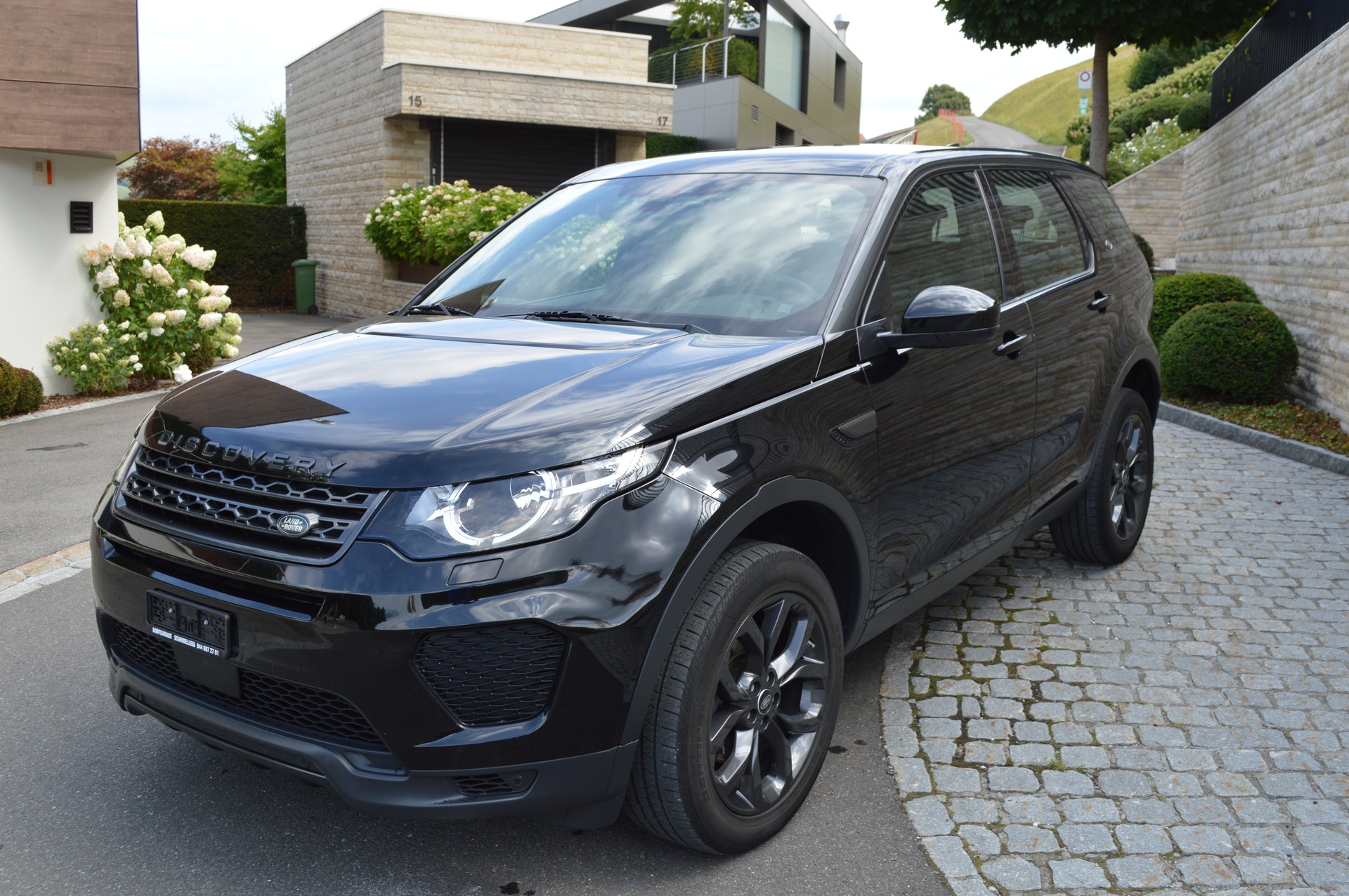 LAND ROVER Discovery Sport 2.0 TD4 HSE-image-2