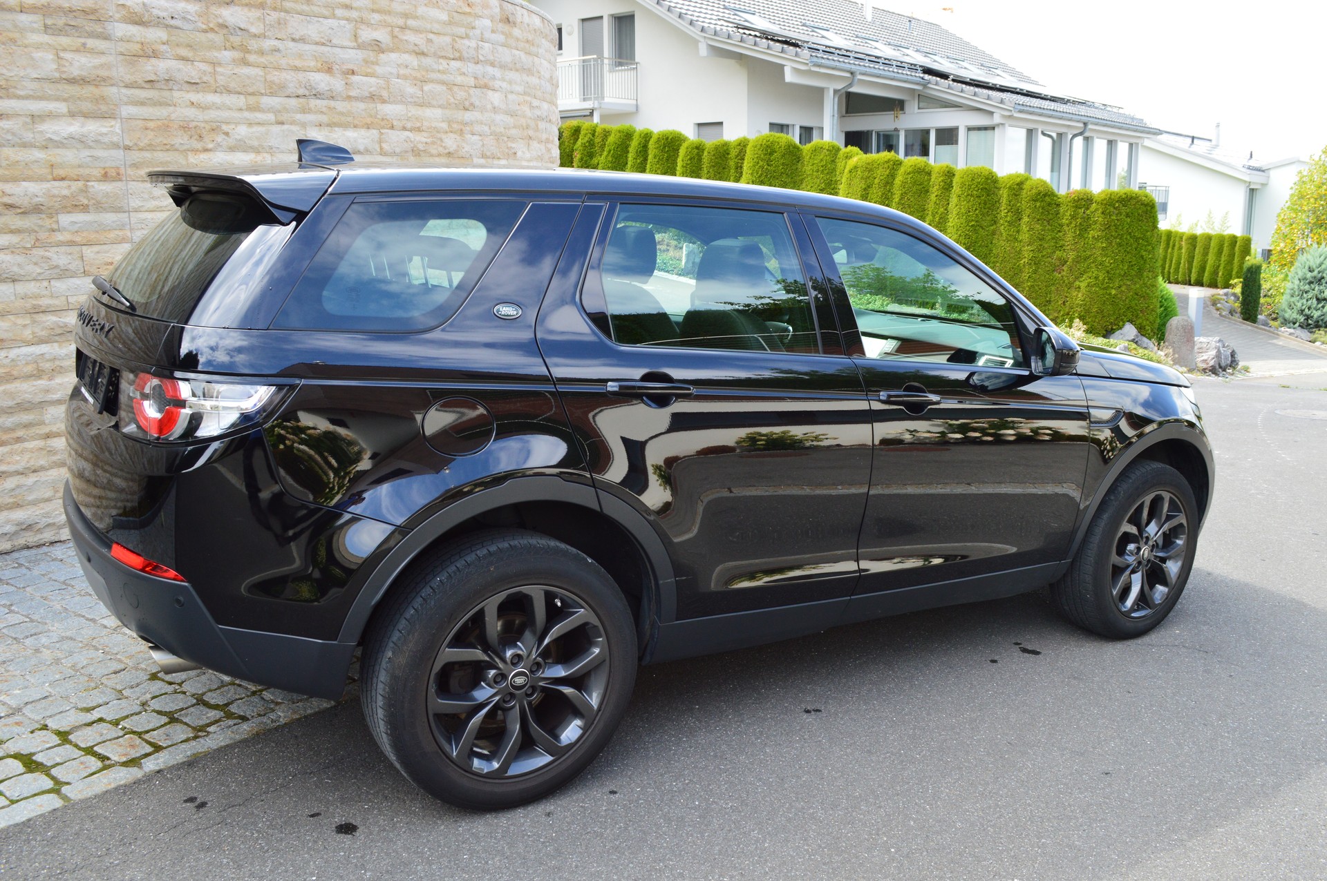 LAND ROVER Discovery Sport 2.0 TD4 HSE-image-3