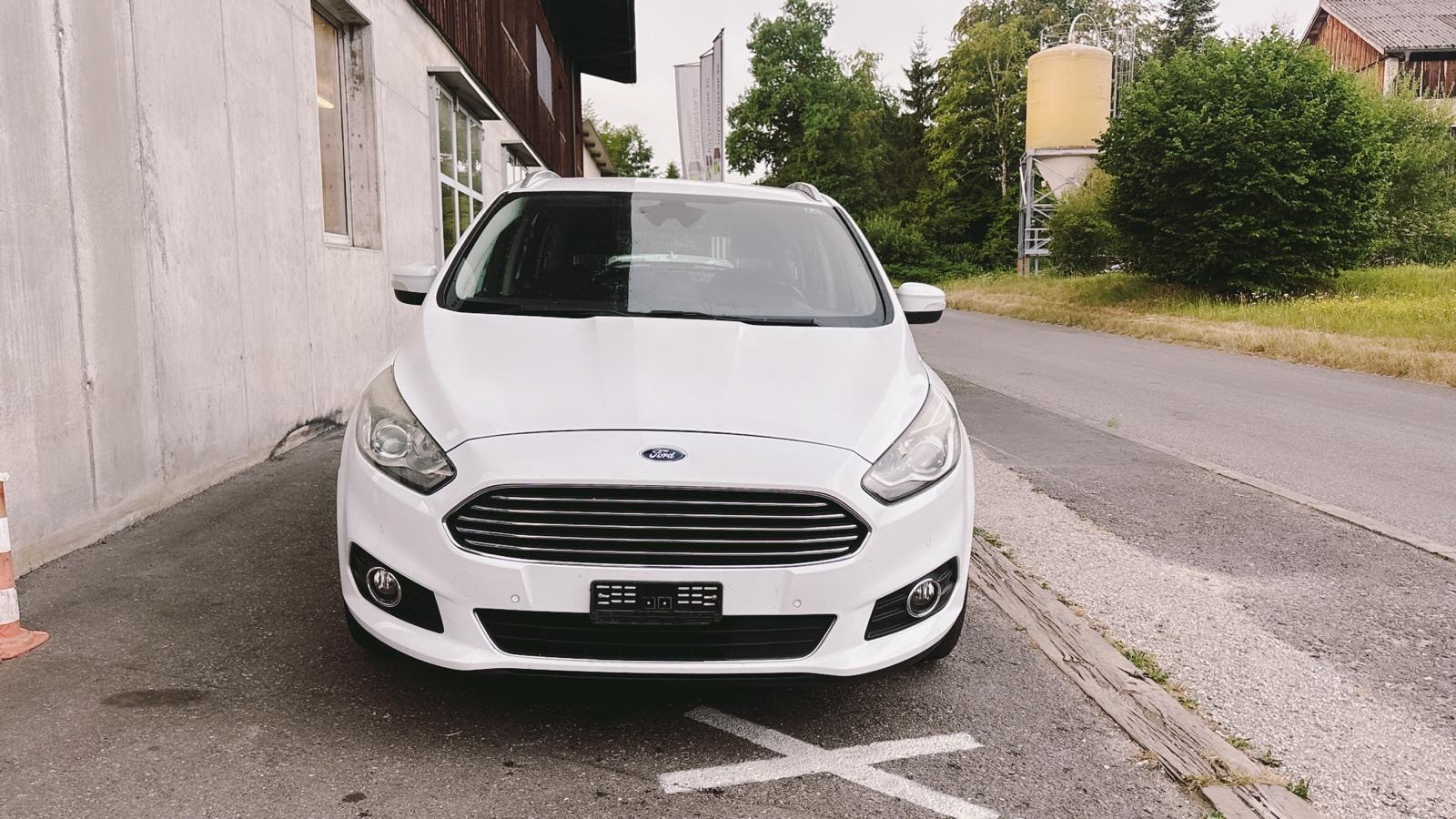 FORD S-Max 2.0 TDCi Trend PoweShift-image-2