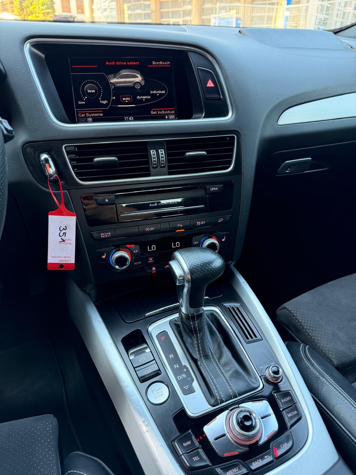 AUDI Q5 3.0 TDI clean quattro S-tronic-image-13