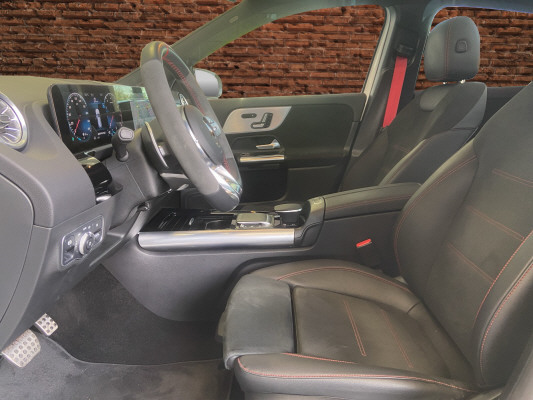 MERCEDES-BENZ GLA 35 AMG 4Matic-image-11