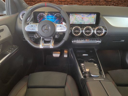 MERCEDES-BENZ GLA 35 AMG 4Matic-image-10