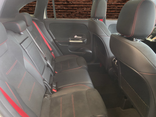 MERCEDES-BENZ GLA 35 AMG 4Matic-image-13
