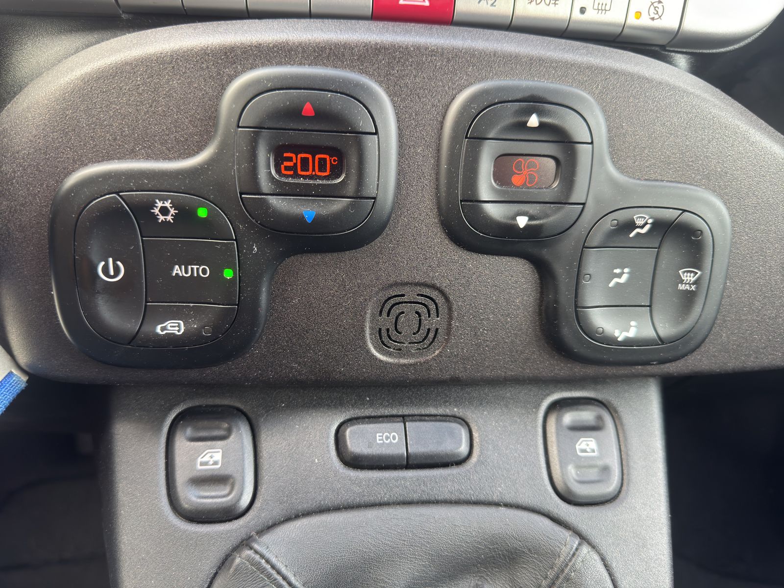 FIAT Panda 0.9 Twinair Turbo Cross 4x4-image-8