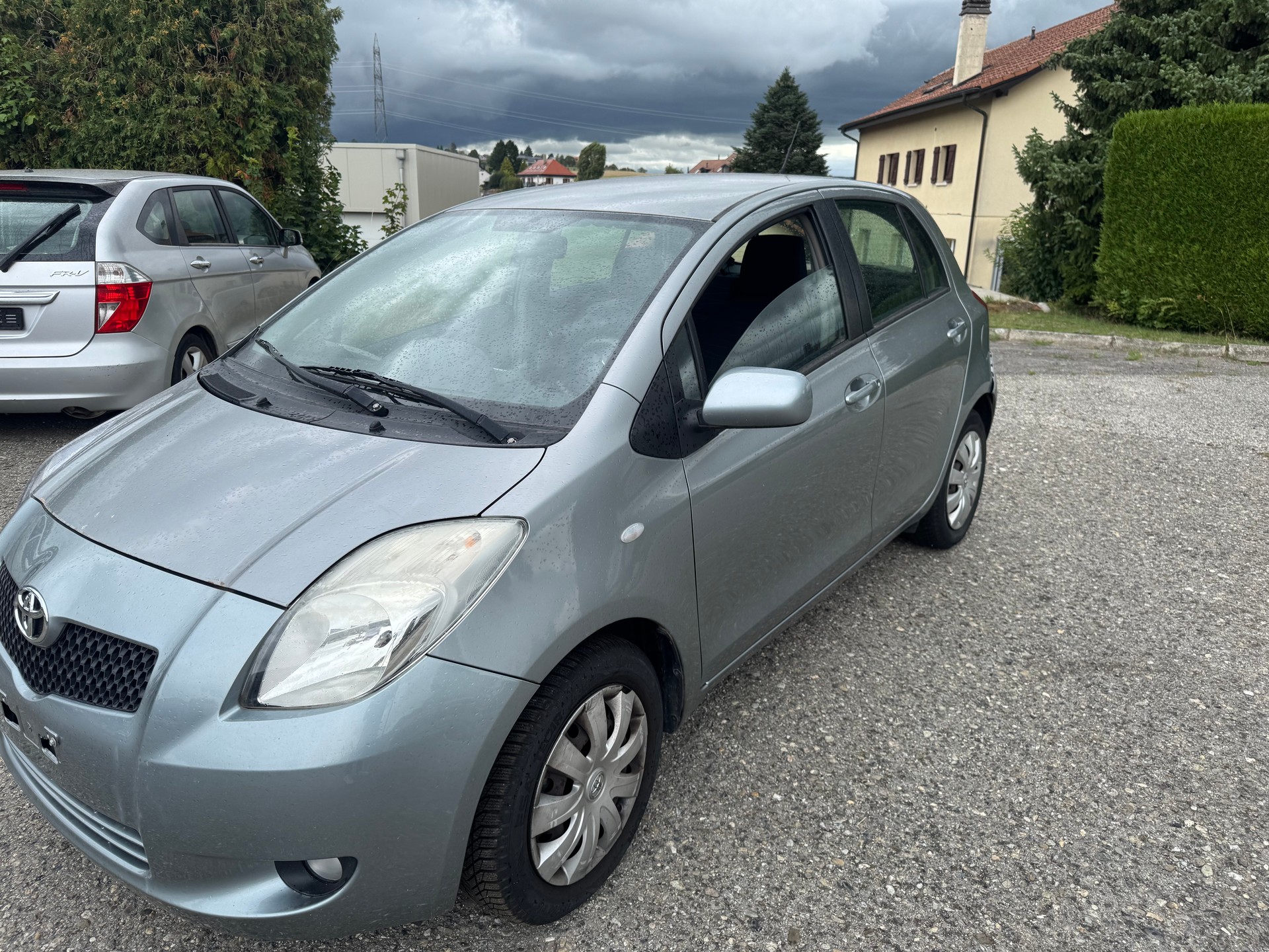 TOYOTA Yaris 1.3 Linea Luna-image-2
