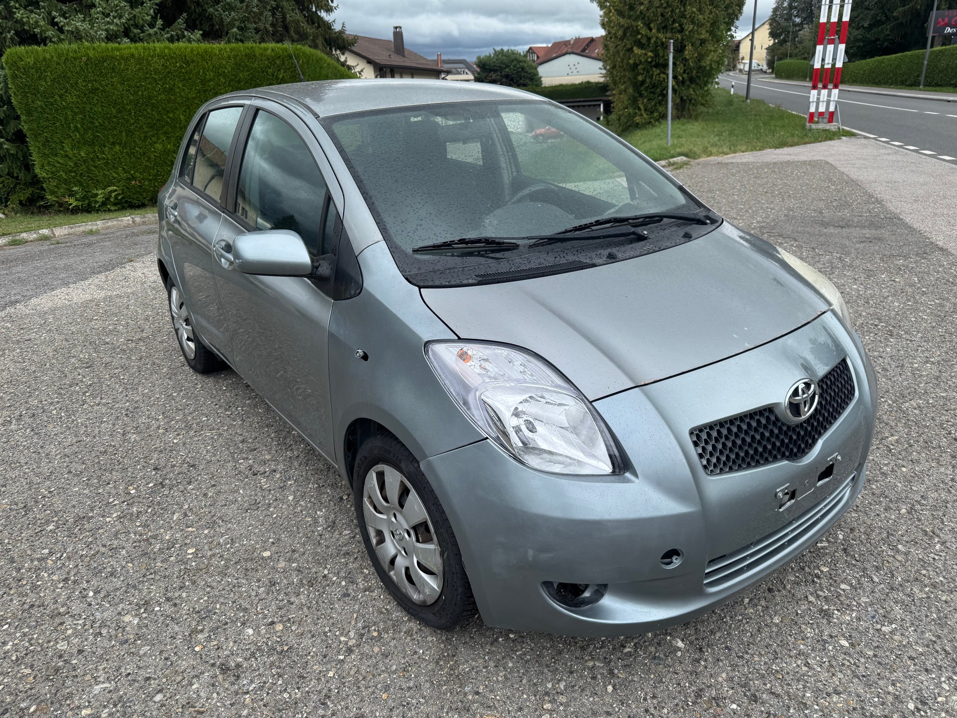 TOYOTA Yaris 1.3 Linea Luna-image-1