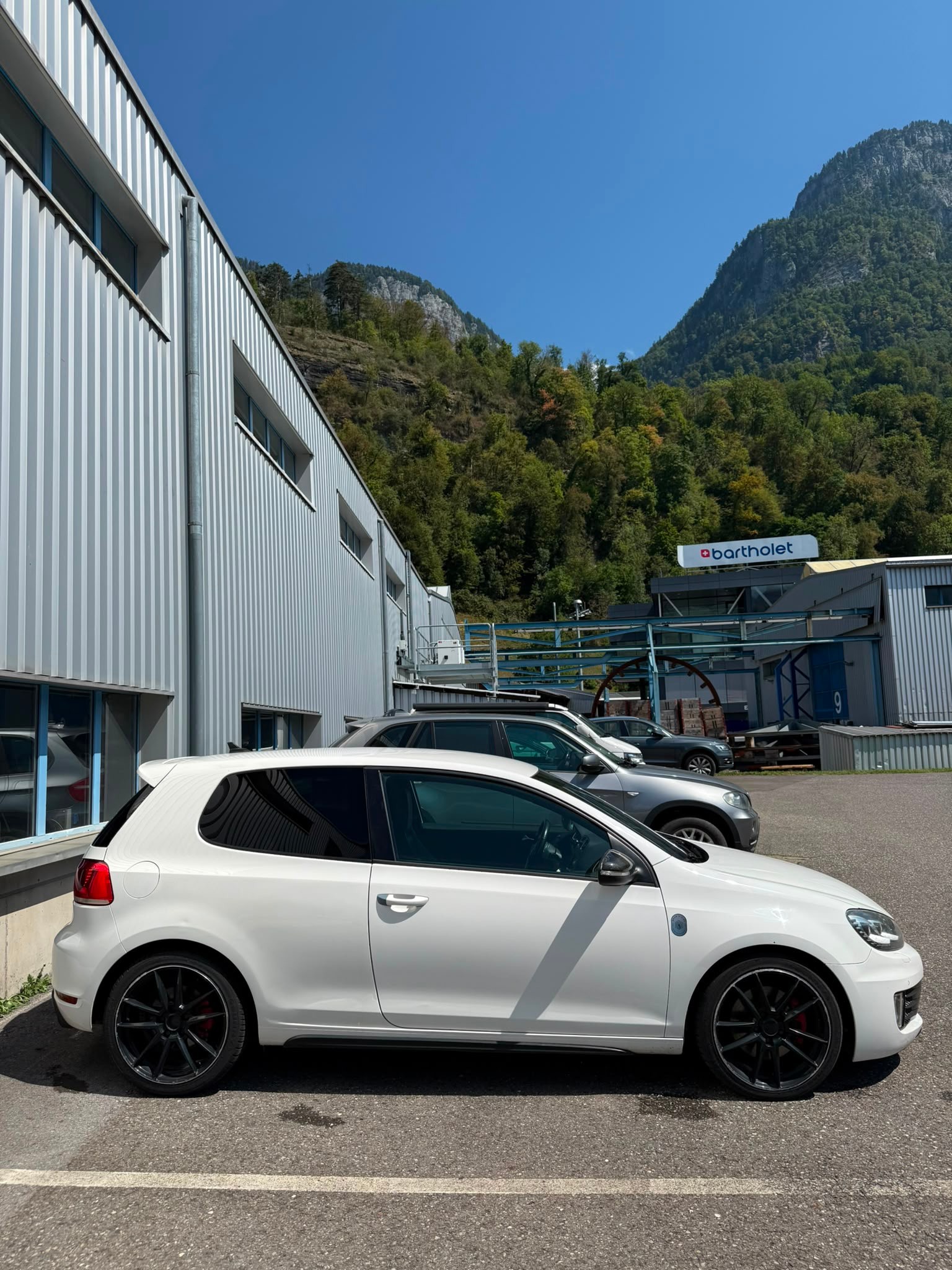 VW Golf 2.0 TSI GTI Team DSG-showroom-element-3
