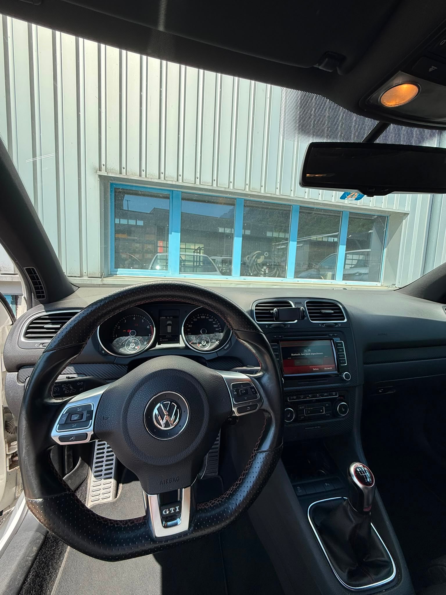 VW Golf 2.0 TSI GTI Team DSG-image-5
