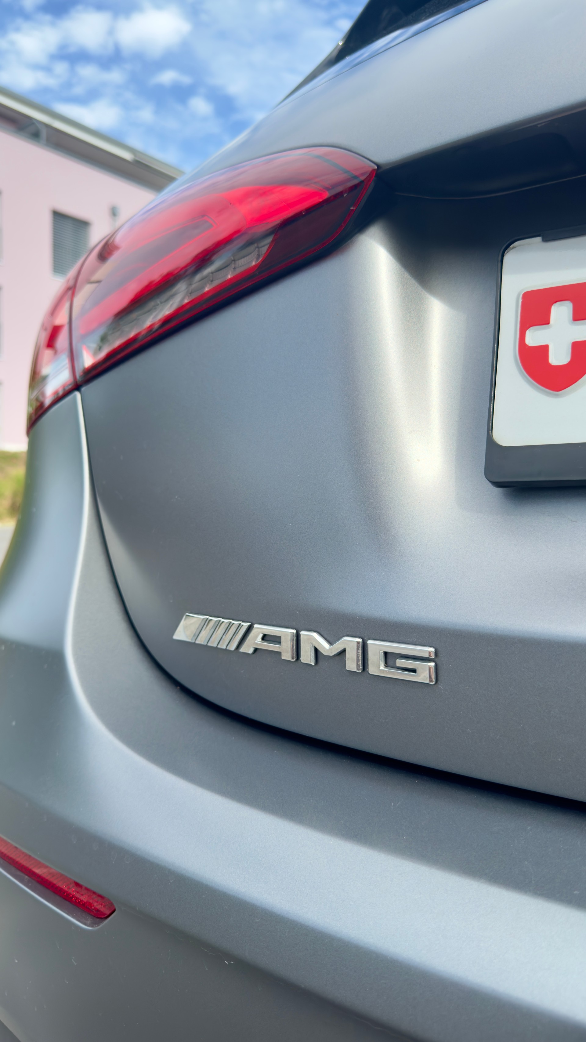 MERCEDES-BENZ A 250 AMG Line-image-3