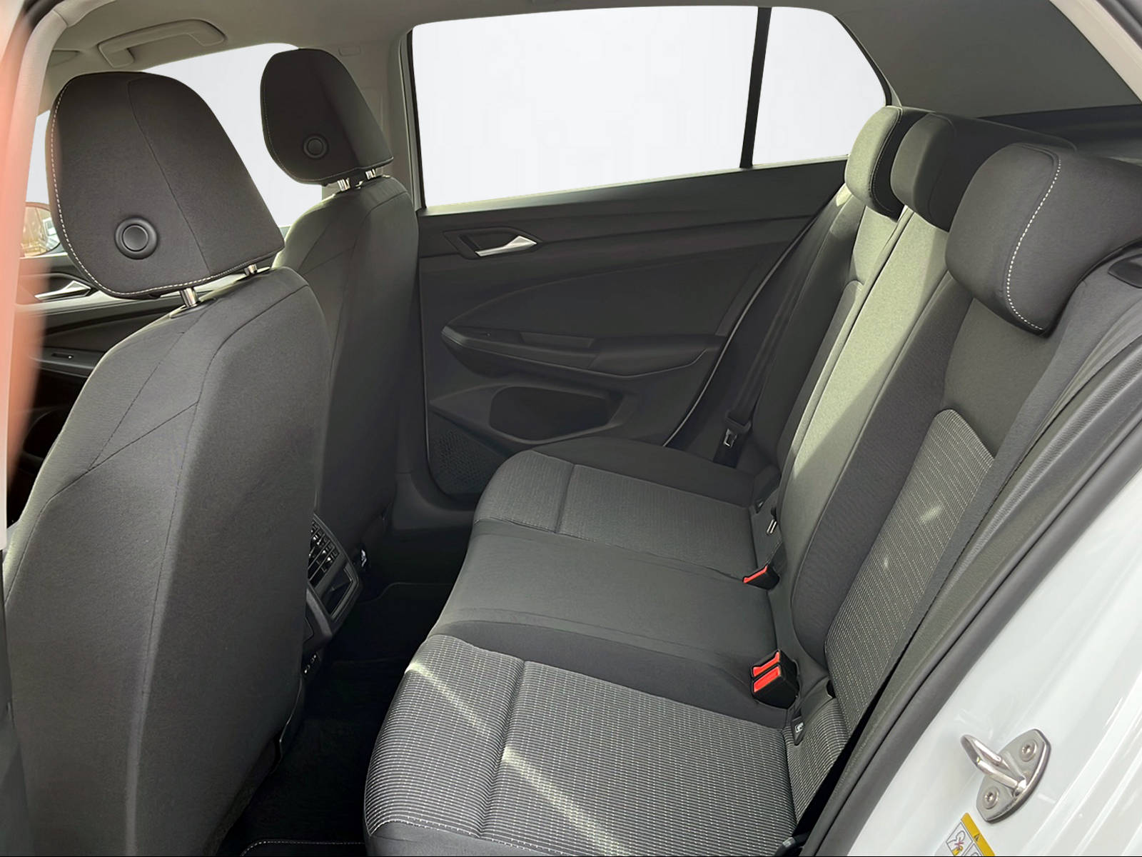 VW Golf VIII 1.5 eTSI Value DSG-image-8